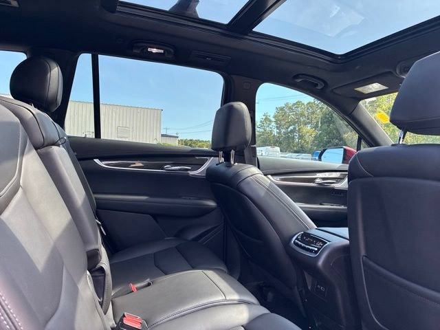 Used 2023 Cadillac XT6 Sport w/ Technology Package AWD/4WD image 24