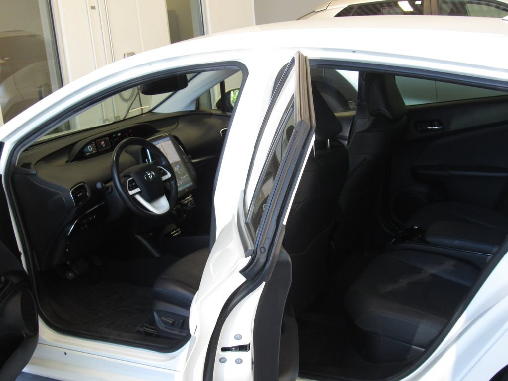 Certified 2019 Toyota Prius Prime Advanced w/ Carpet Mat Package FWD image 14