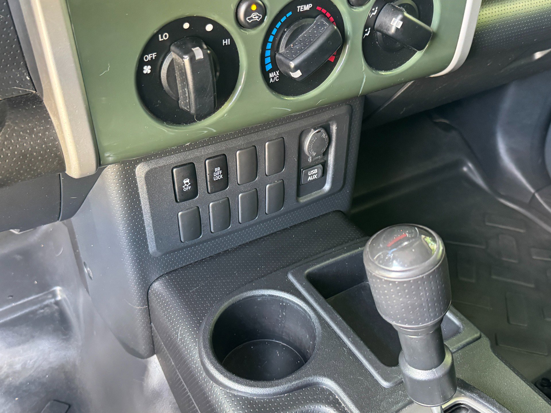 Used 2011 Toyota FJ Cruiser 2WD w/ Convenience Pkg image 35