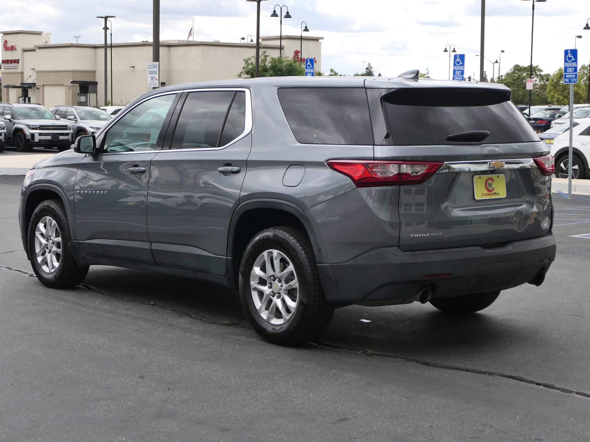 Used 2021 Chevrolet Traverse LS FWD image 5