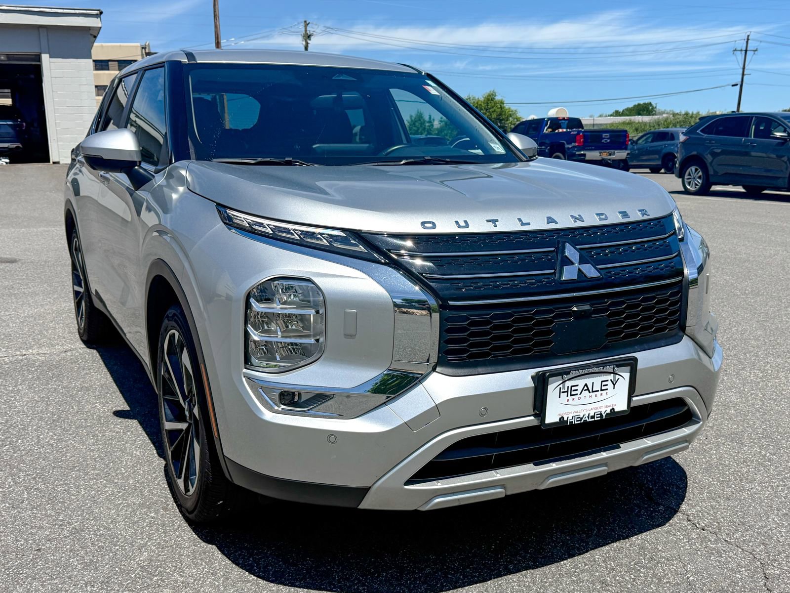 Used 2024 Mitsubishi Outlander SE