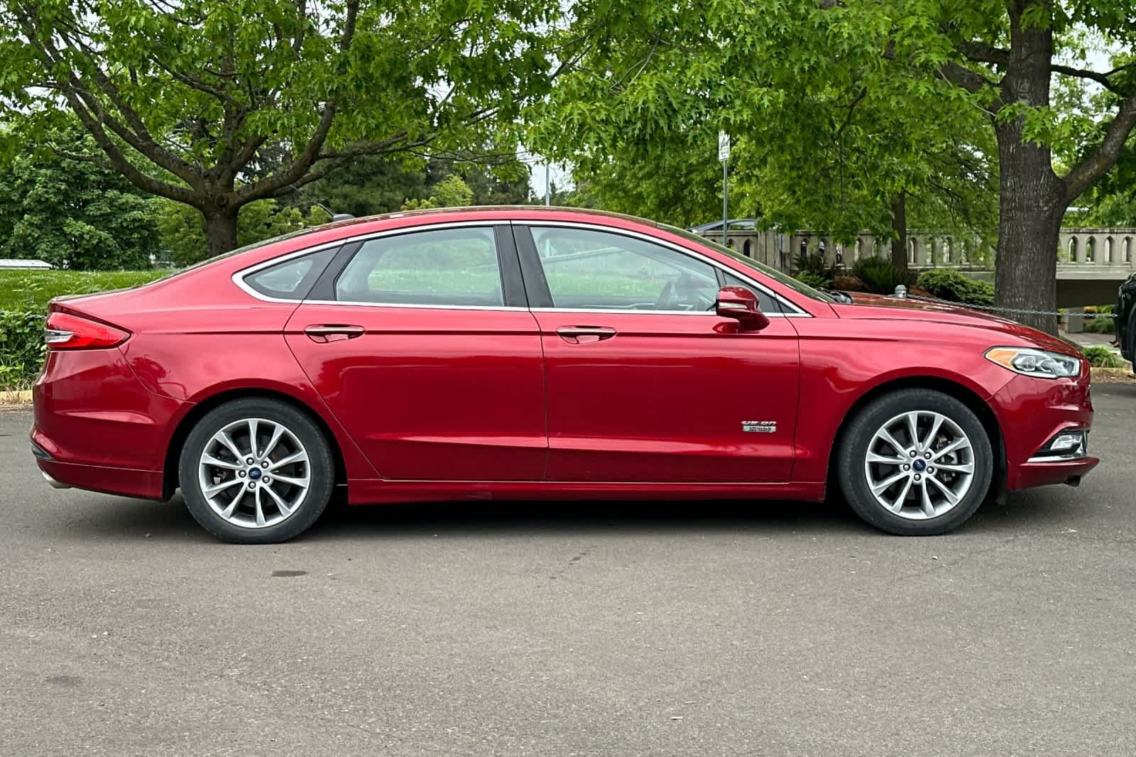Used 2017 Ford Fusion Energi SE FWD image 8