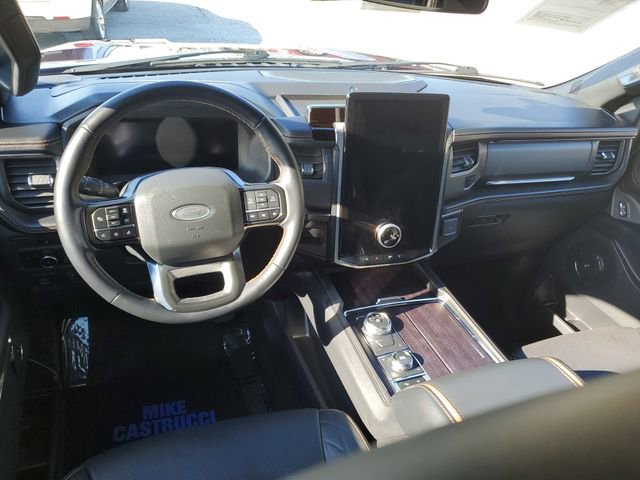 Used 2024 Ford Expedition Platinum image 8