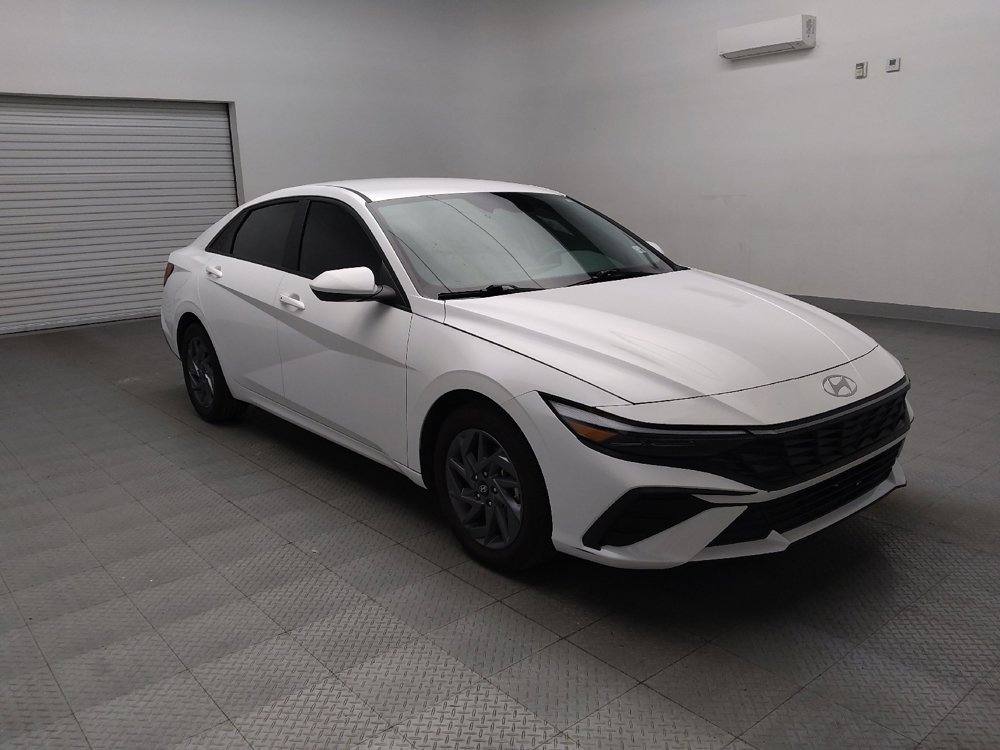 Used 2024 Hyundai Elantra SEL image 13