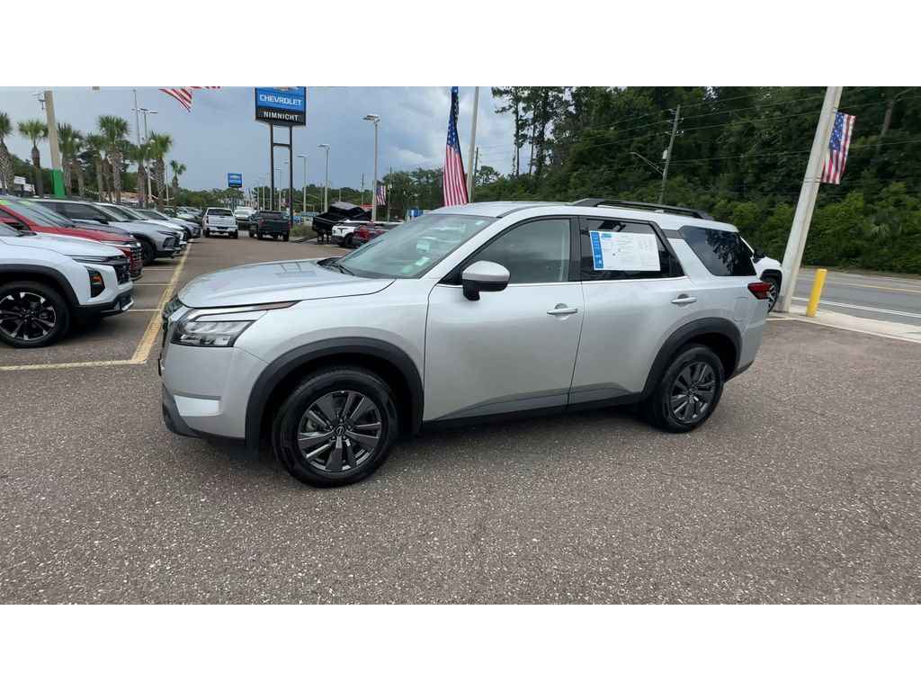 Used 2024 Nissan Pathfinder SV AWD/4WD image 6