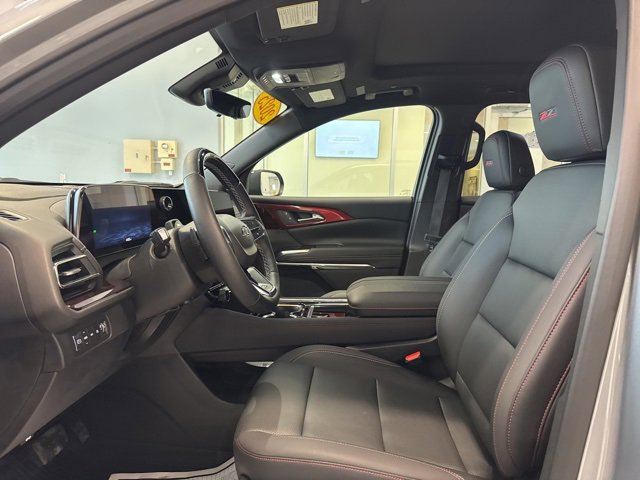 Used 2025 Chevrolet Traverse Z71 image 15