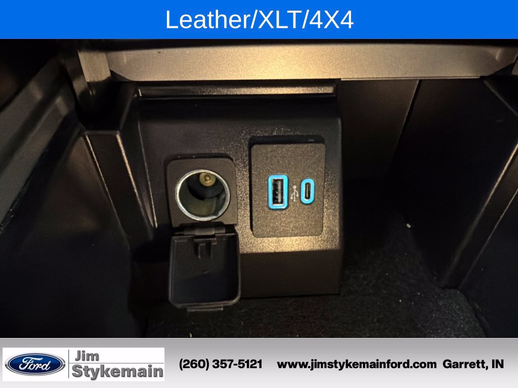 Used 2023 Ford Explorer XLT w/ XLT Sport Appearance Package AWD/4WD image 29