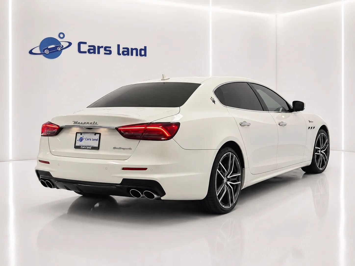 Used 2023 Maserati Quattroporte Modena RWD image 3