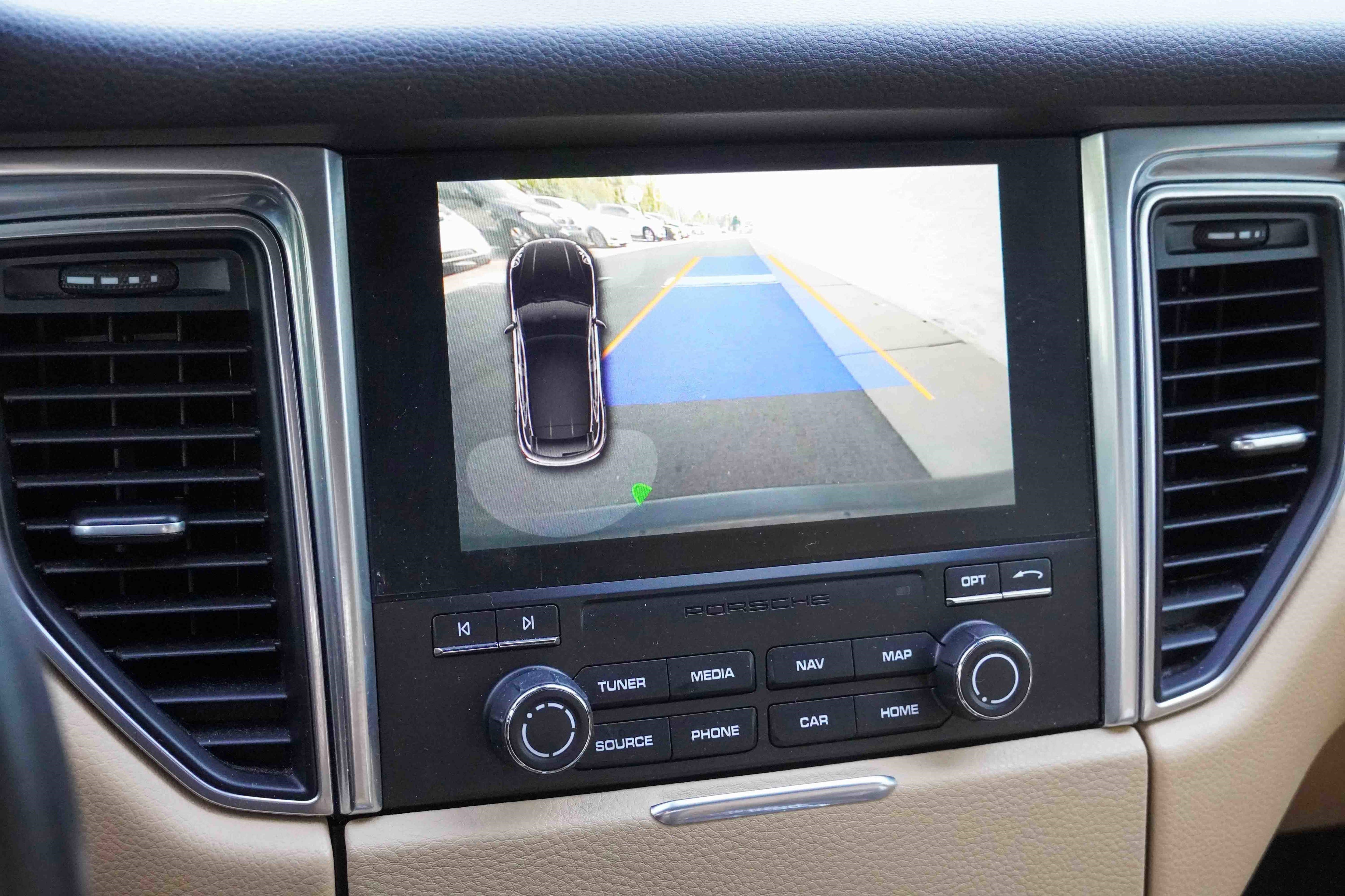 Used 2018 Porsche Macan Sport Edition image 25