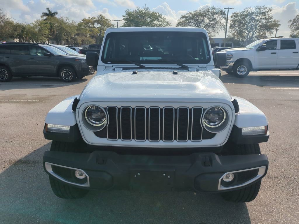 Used 2025 Jeep Wrangler Sahara 4xe image 5