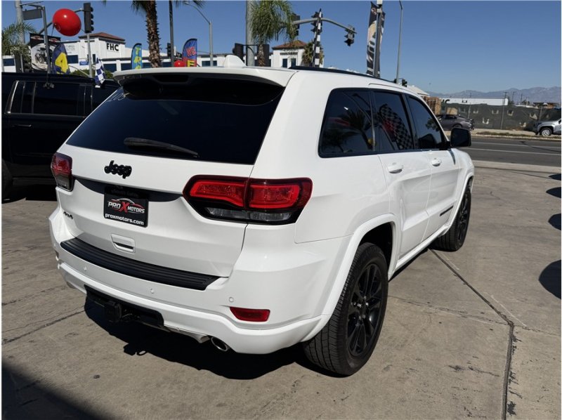 Used 2020 Jeep Grand Cherokee Altitude AWD/4WD image 58
