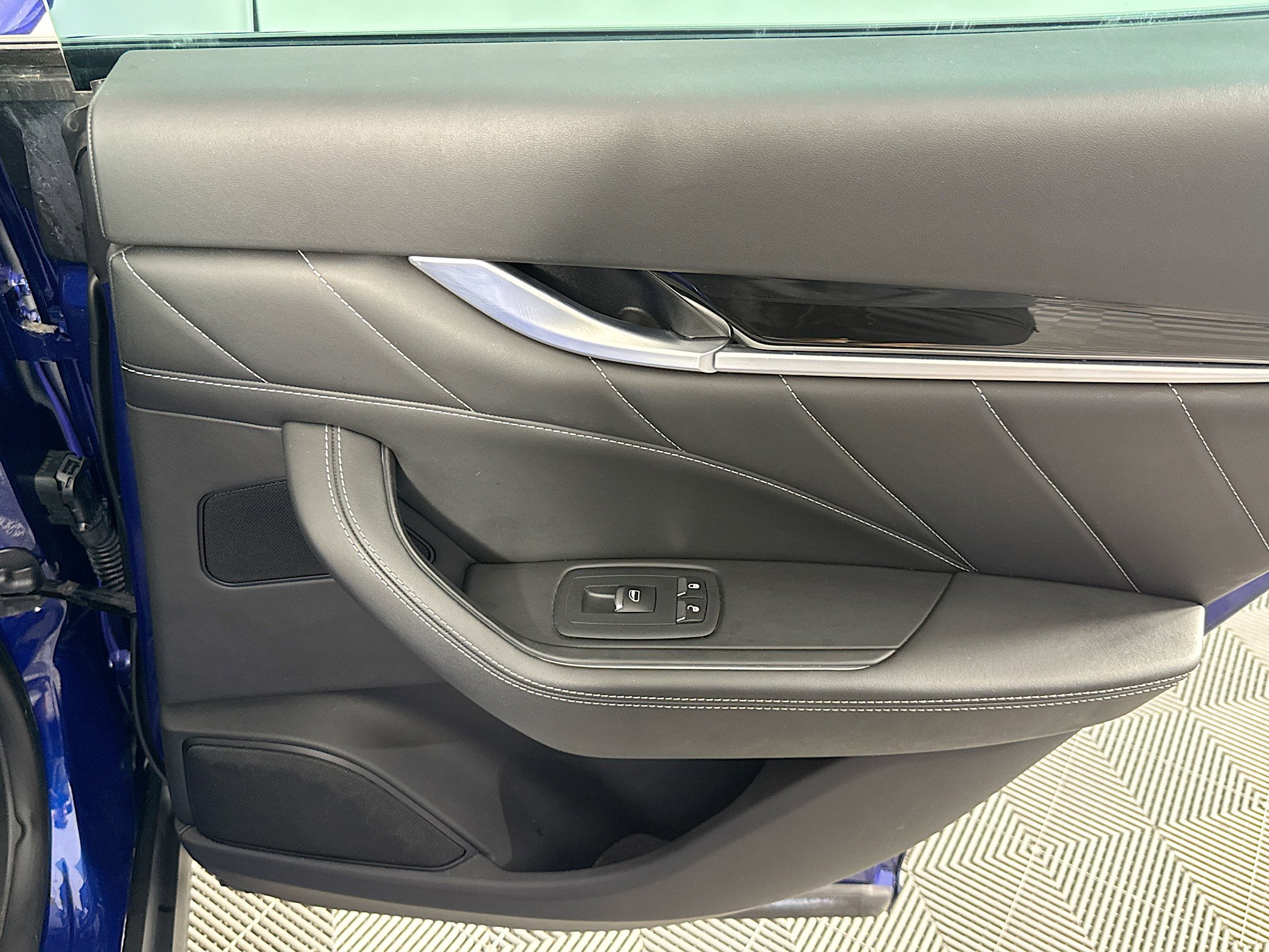 Used 2021 Maserati Levante image 27