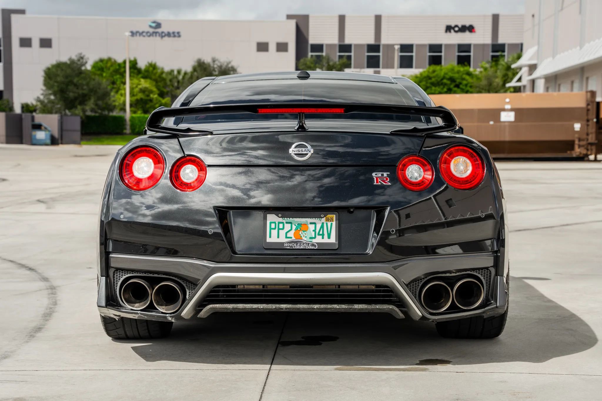 Used 2017 Nissan GT-R Premium image 5