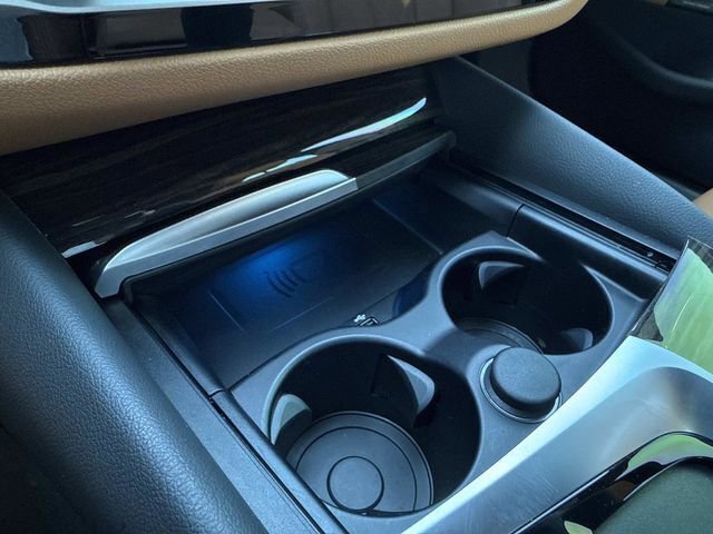 Used 2022 BMW 530e w/ Premium Package image 30