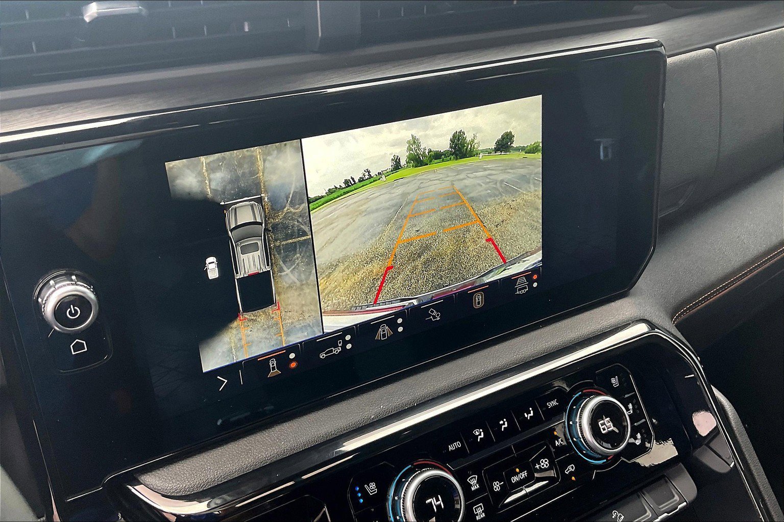 Used 2024 GMC Sierra 1500 AT4 w/ Technology Package image 25