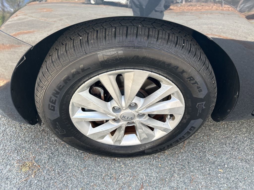 Used 2016 Kia Sedona LX w/ Option Group 020 image 12