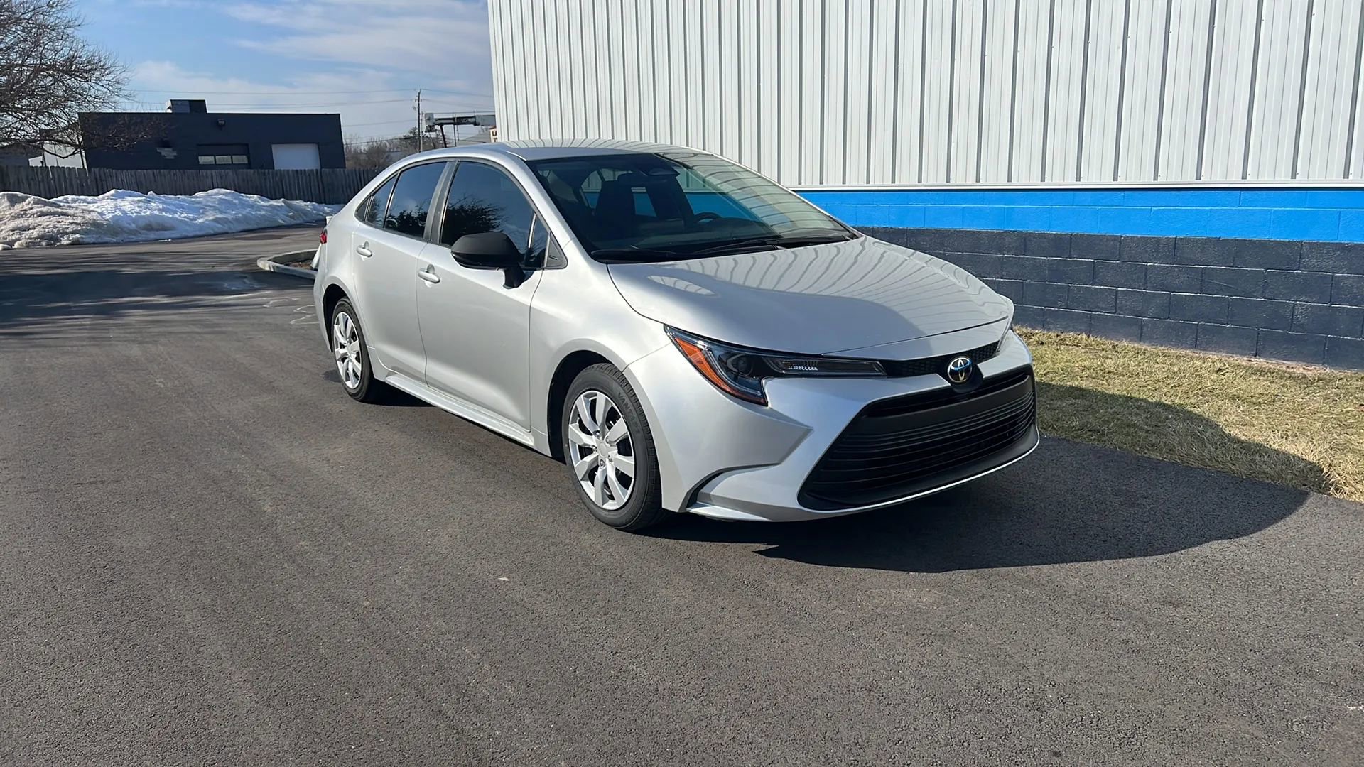 Used 2024 Toyota Corolla LE FWD image 3