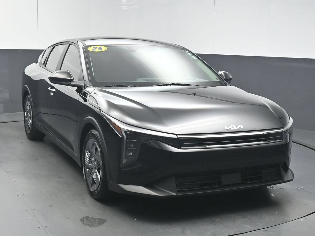 Used 2025 Kia K4 FWD image 2
