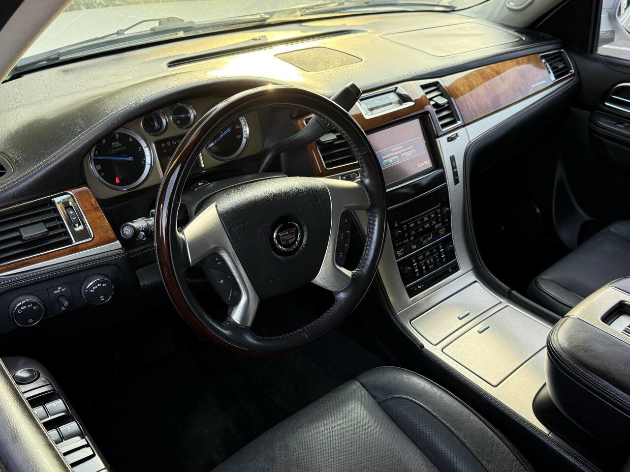 Used 2012 Cadillac Escalade Platinum image 13
