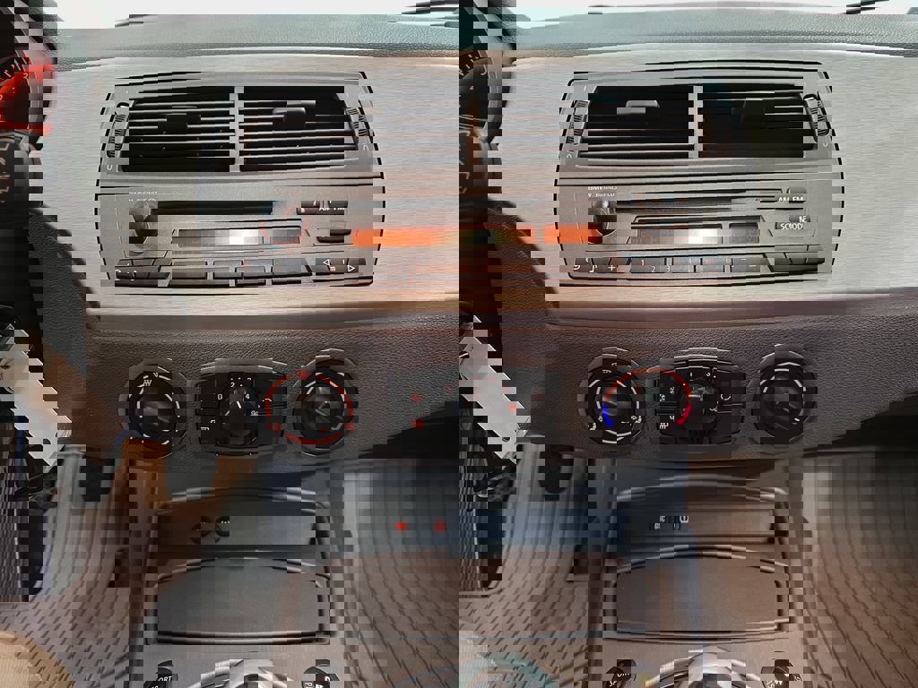 Used 2004 BMW Z4 3.0i image 19