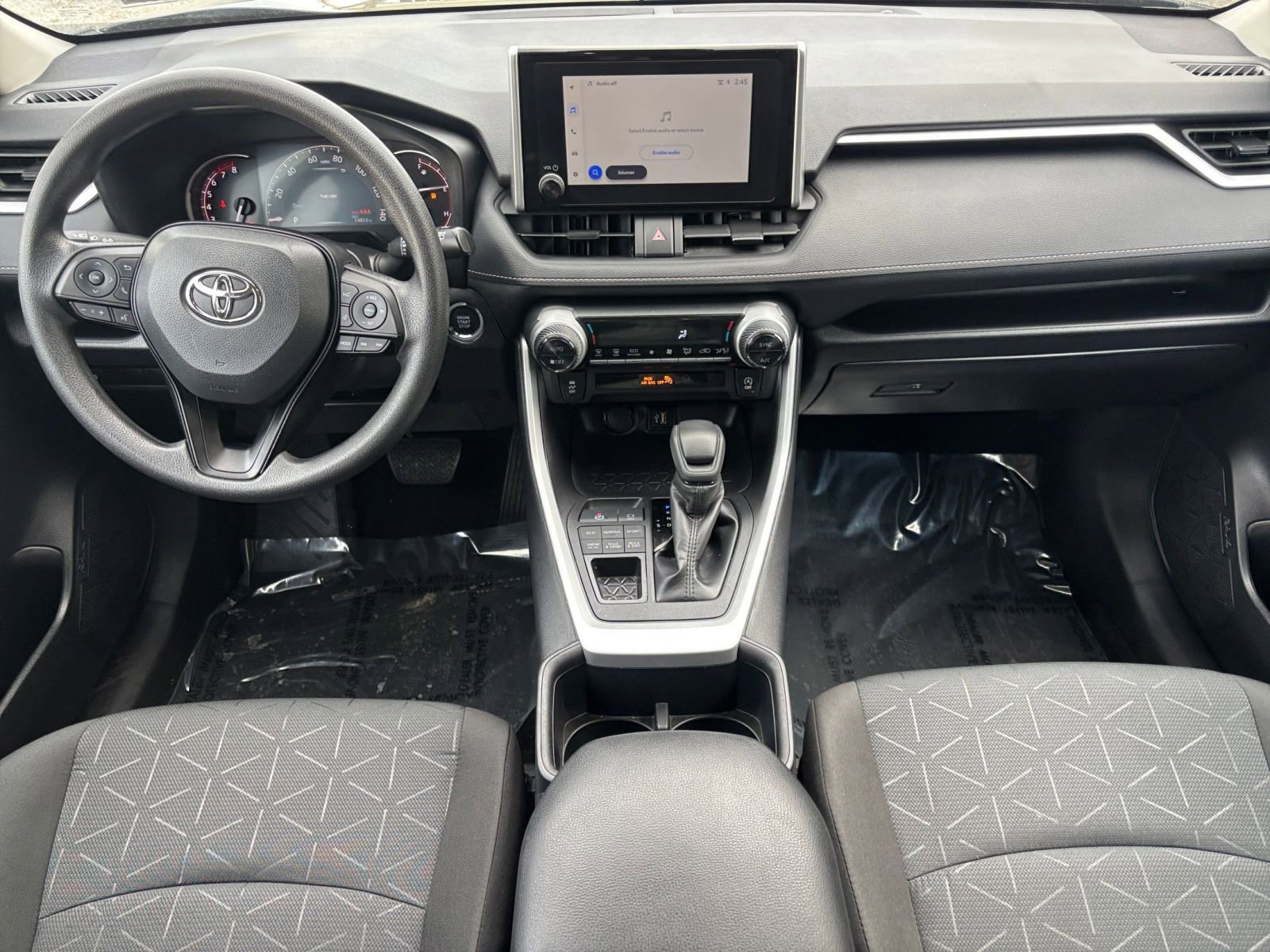 Used 2025 Toyota RAV4 XLE image 29