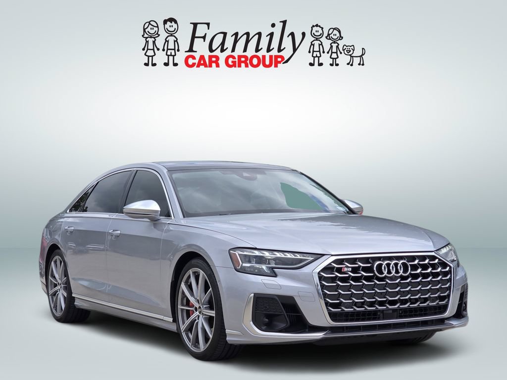 Used 2022 Audi S8 w/ S8 Comfort Plus Package AWD/4WD image 2