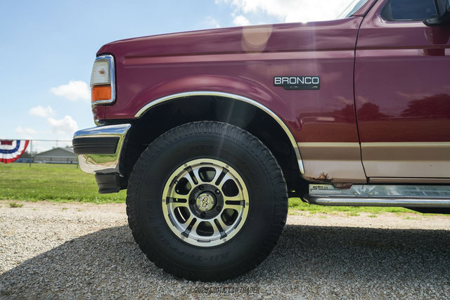 Used 1994 Ford Bronco Eddie Bauer AWD/4WD image 4