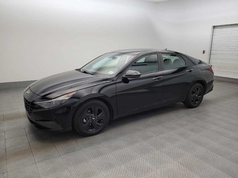 Used 2023 Hyundai Elantra SEL FWD image 2