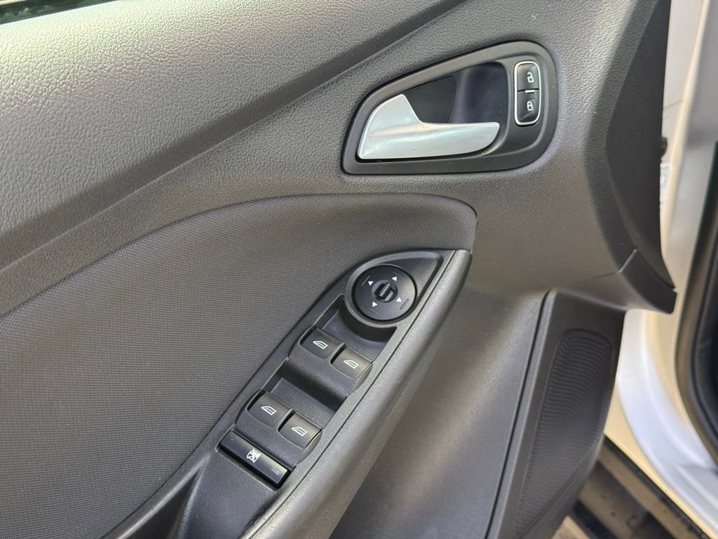 Used 2018 Ford Focus SE image 12
