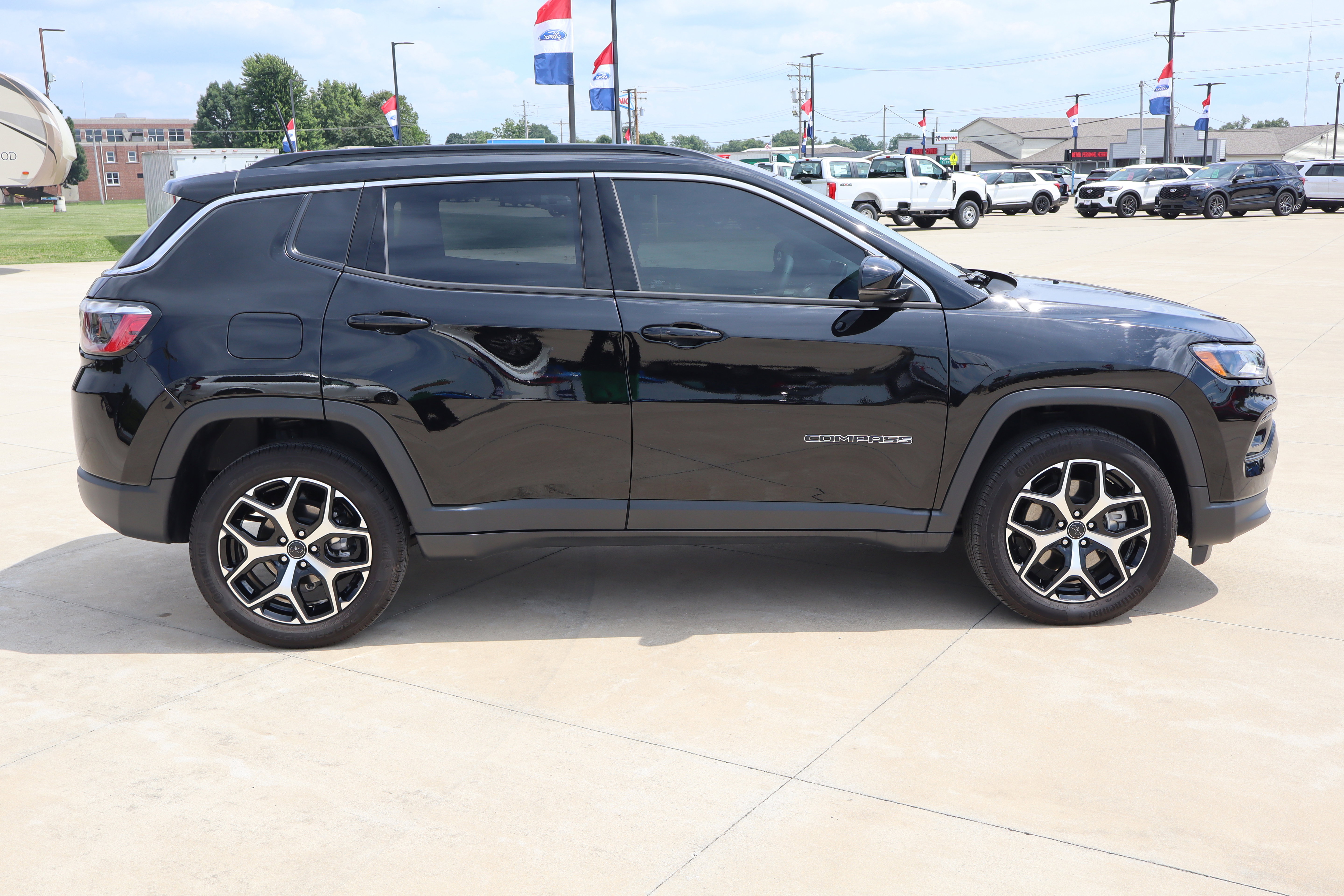 Used 2025 Jeep Compass Limited AWD/4WD image 4