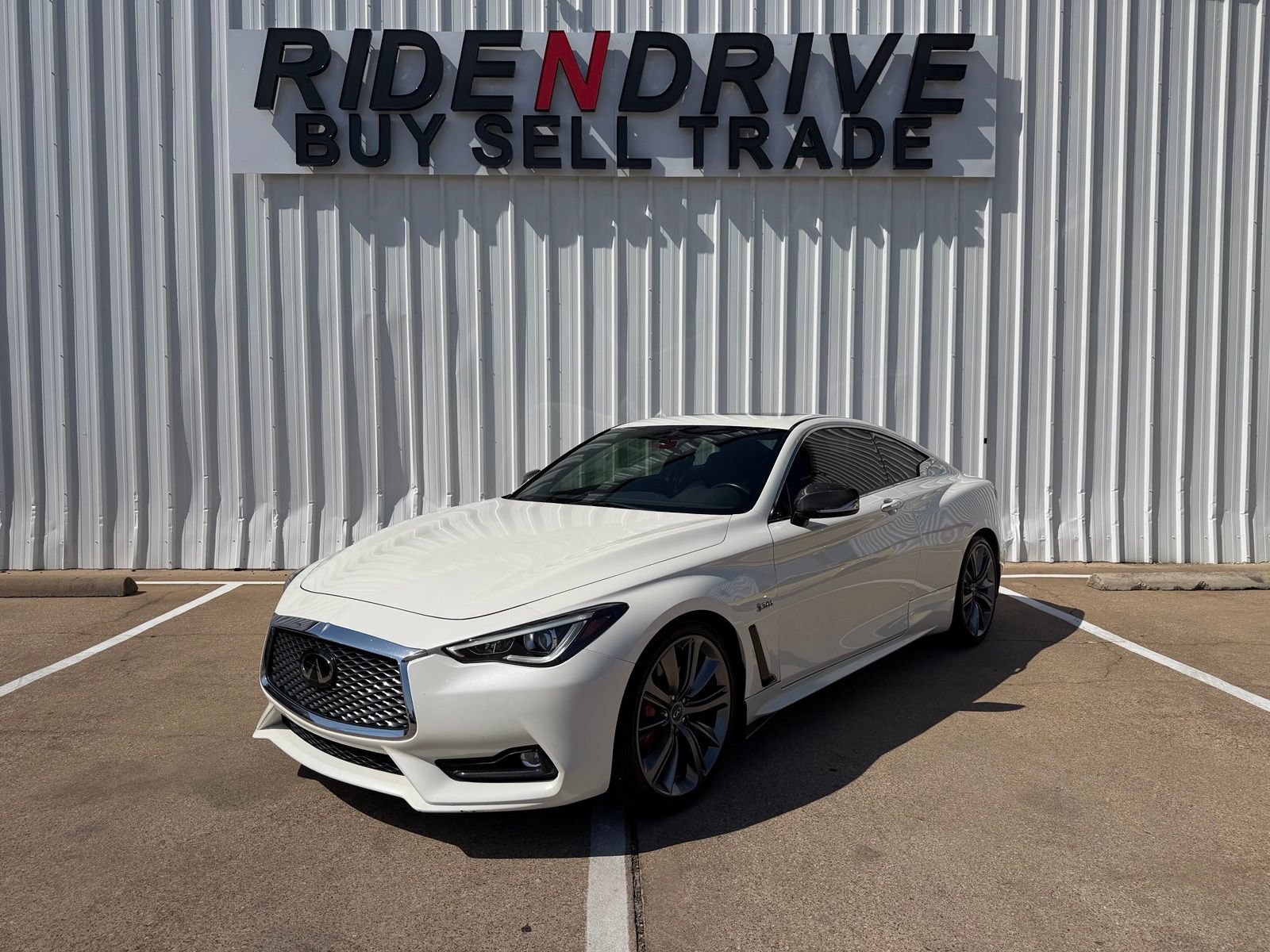 Used 2019 INFINITI Q60 Red Sport 400 w/ Carbon Fiber Package RWD image 1