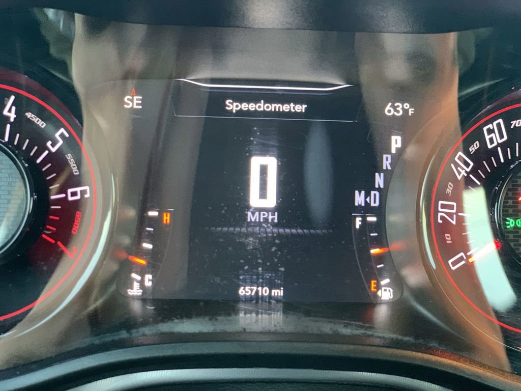 Used 2022 Dodge Challenger SXT w/ Blacktop Package image 9