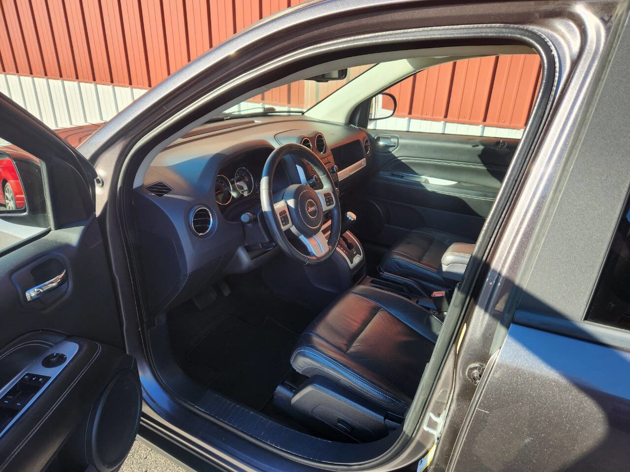 Used 2015 Jeep Compass High Altitude image 10