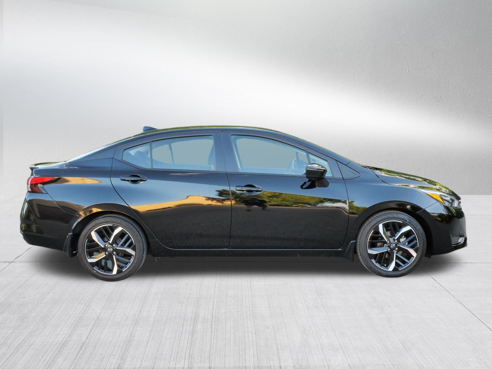 Used 2023 Nissan Versa SR w/ Trunk Package FWD image 8