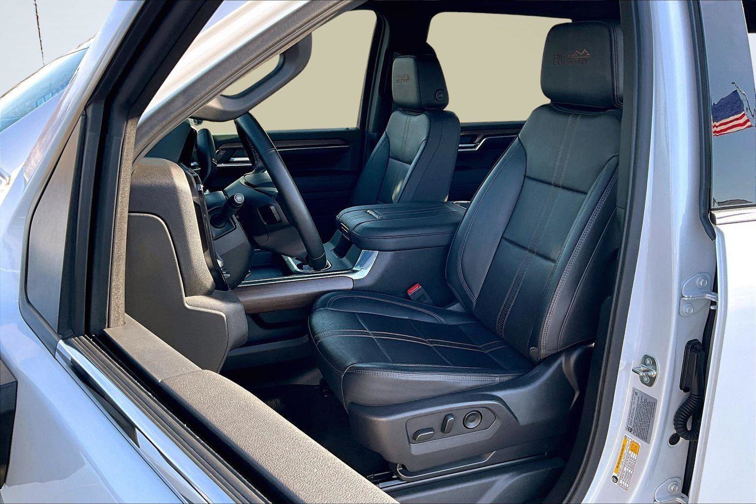 Used 2024 Chevrolet Silverado 2500 High Country w/ Technology Package image 26