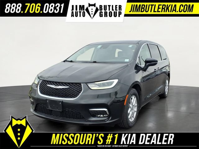 Used 2023 Chrysler Pacifica Touring-L