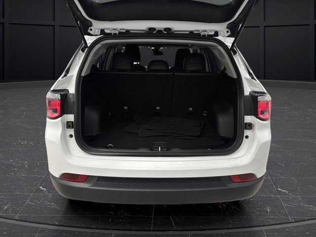 Used 2022 Jeep Compass Latitude image 12