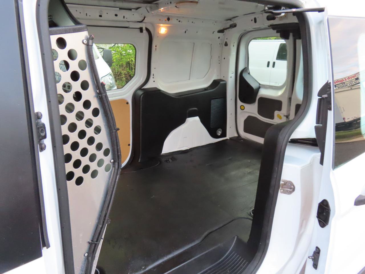 Used 2015 Ford Transit Connect XL FWD image 14