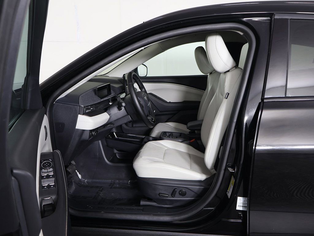 Used 2025 Ford Mustang Mach-E Premium image 27