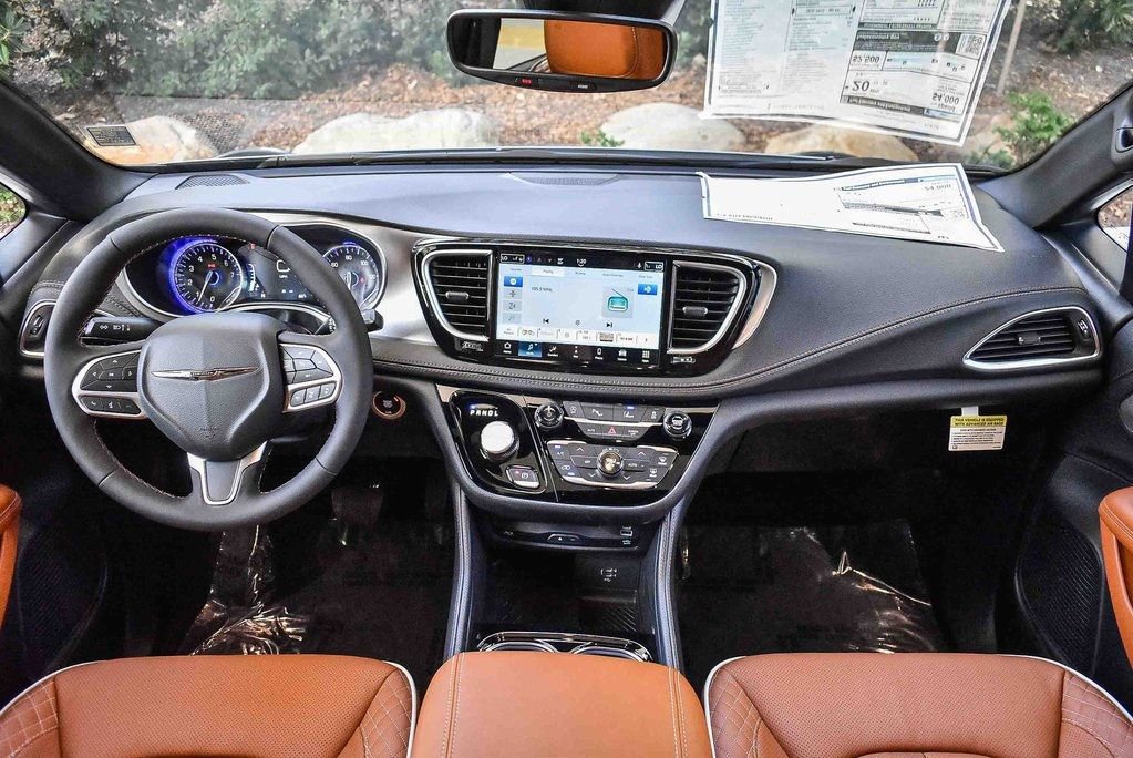 New 2026 Chrysler Pacifica Pinnacle w/ Trailer Tow Group image 12