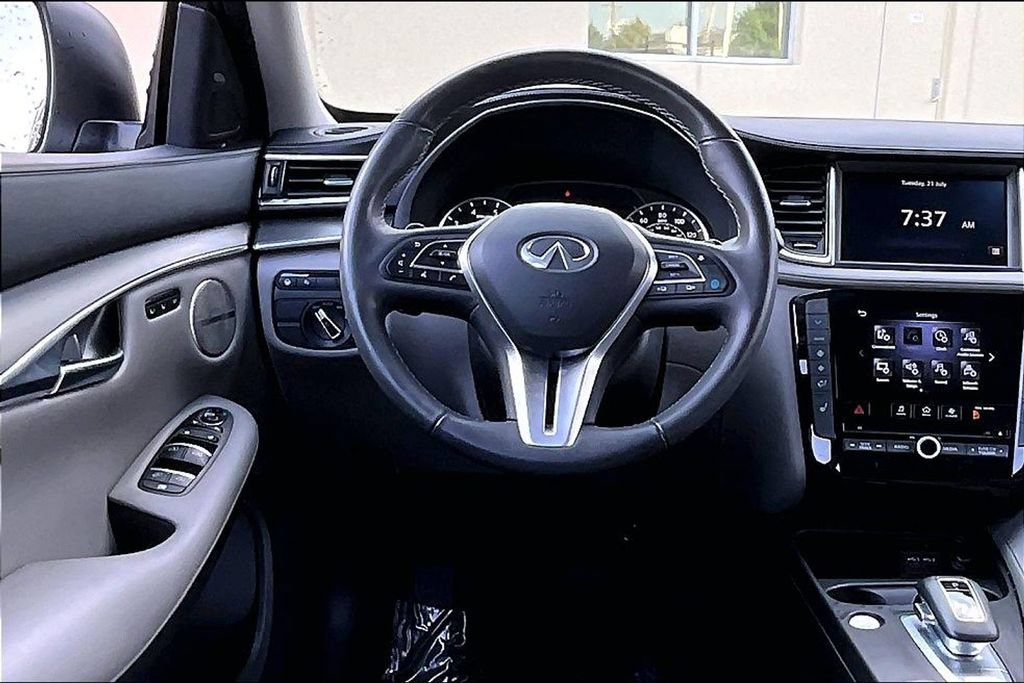Certified 2023 INFINITI QX50 Luxe FWD image 17