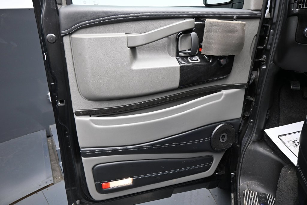 Used 2023 Chevrolet Express 2500 RWD image 10