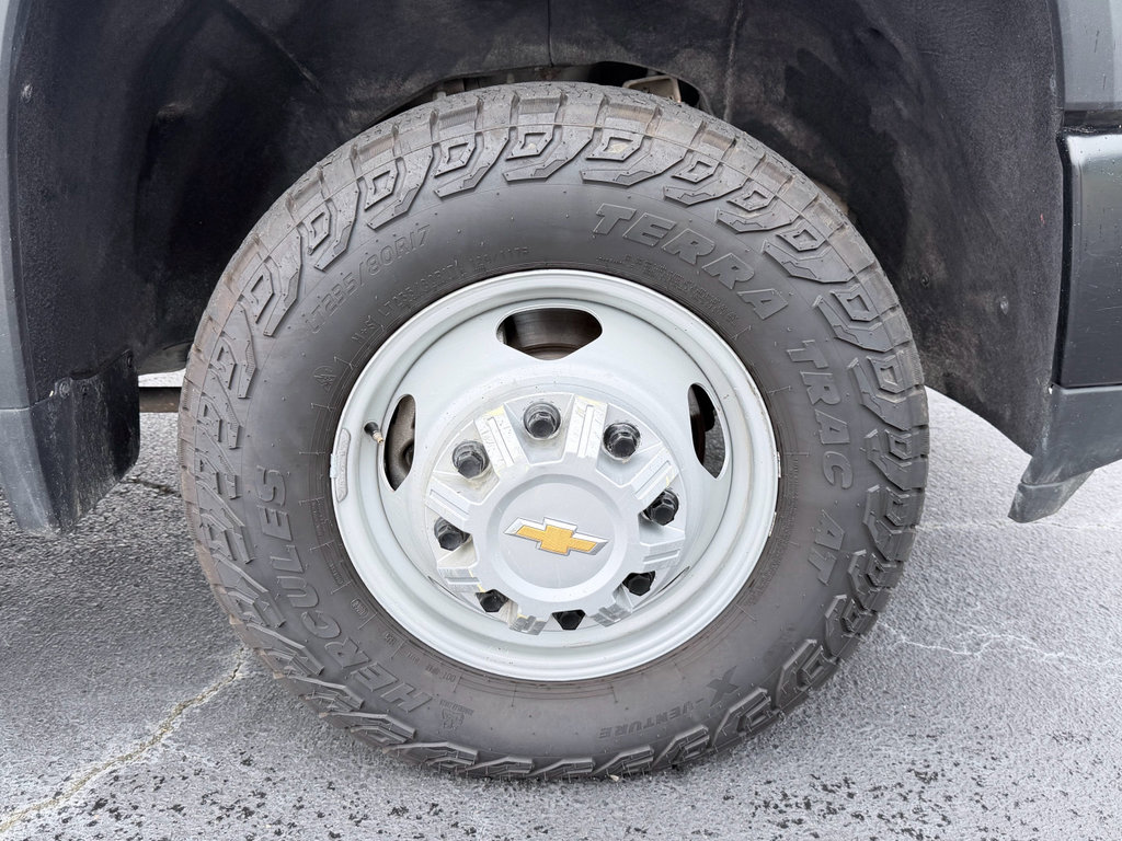 Used 2024 Chevrolet Silverado 3500 W/T w/ Snow Plow Prep Package AWD/4WD image 32