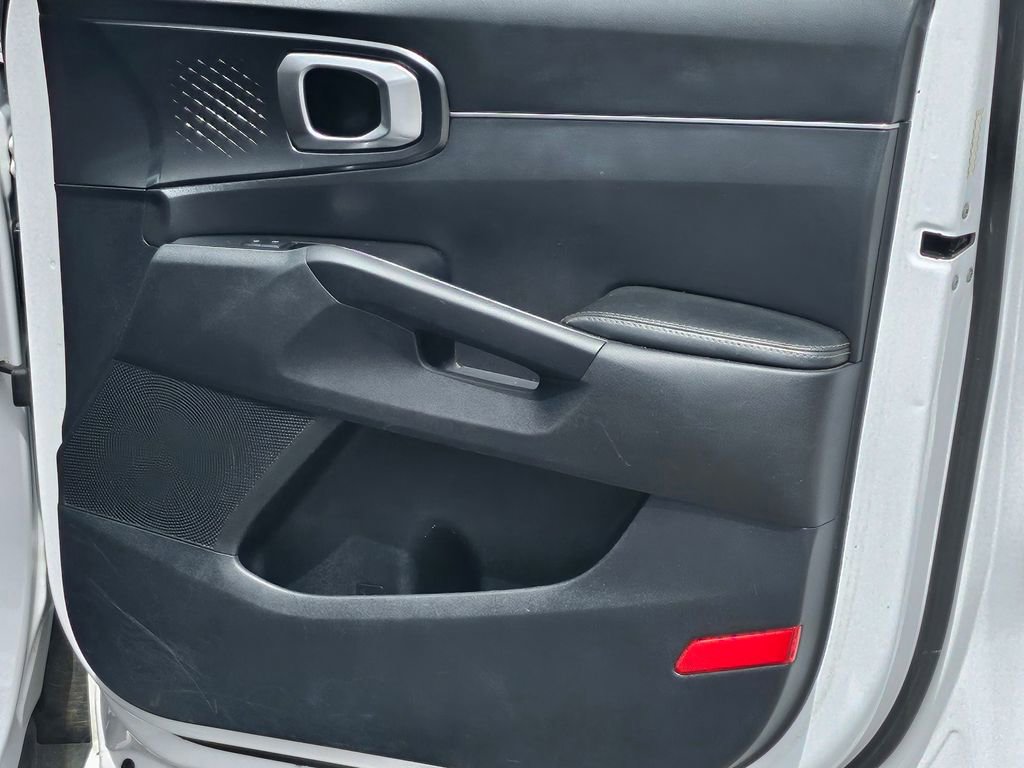 Used 2022 Kia Sorento LX image 36