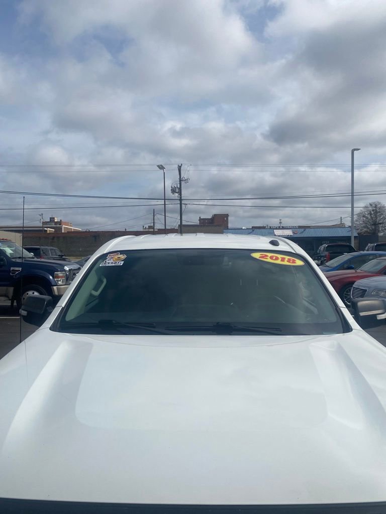 Used 2018 Nissan Titan SV w/ SV Convenience Package image 18