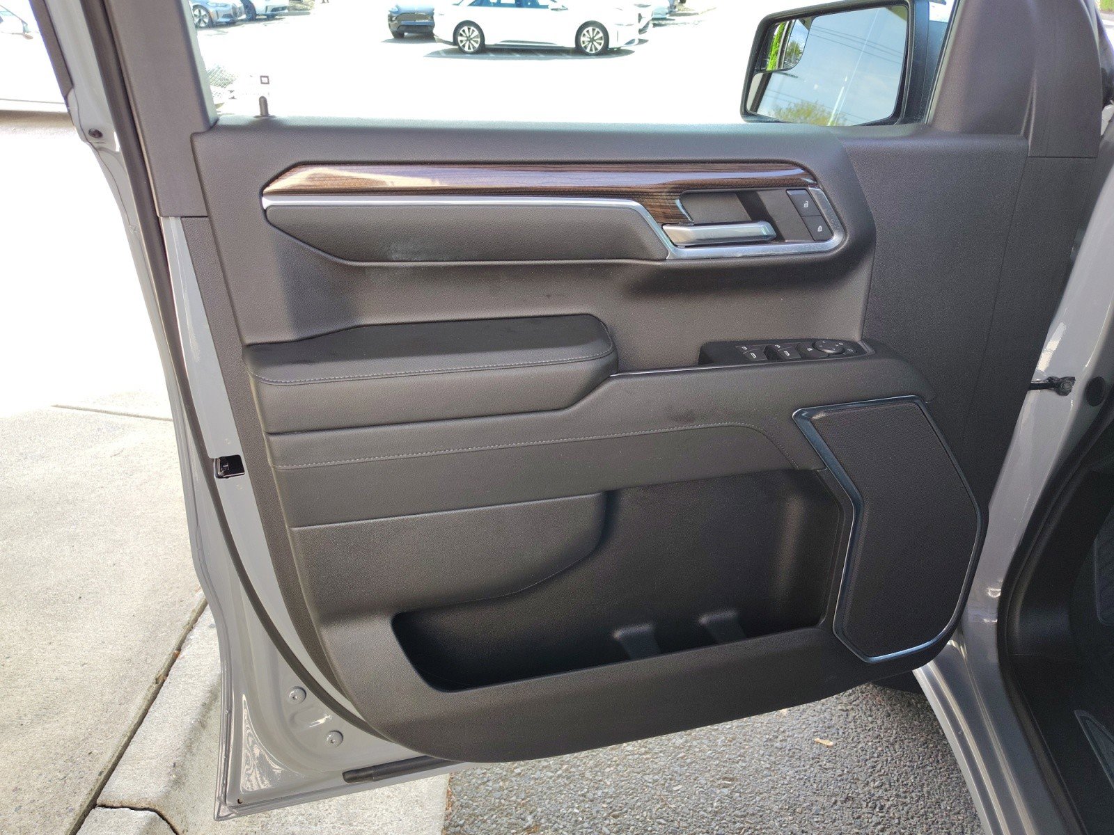 Used 2024 Chevrolet Silverado 1500 LT AWD/4WD image 19