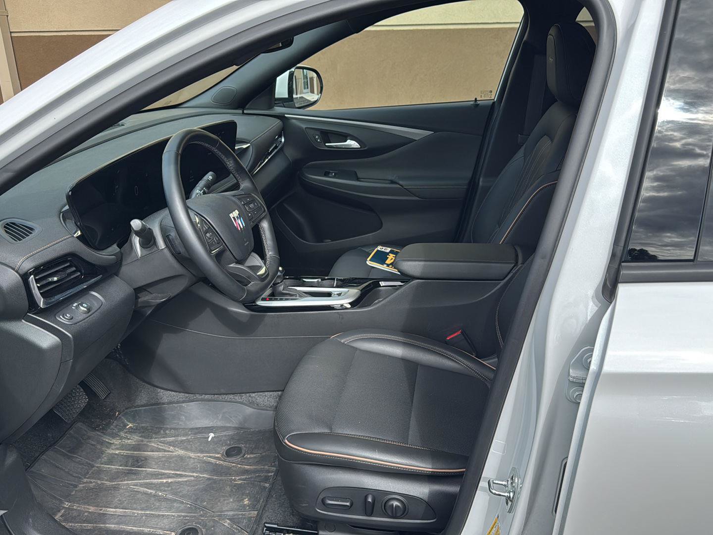 Used 2025 Buick Envista Avenir FWD image 3