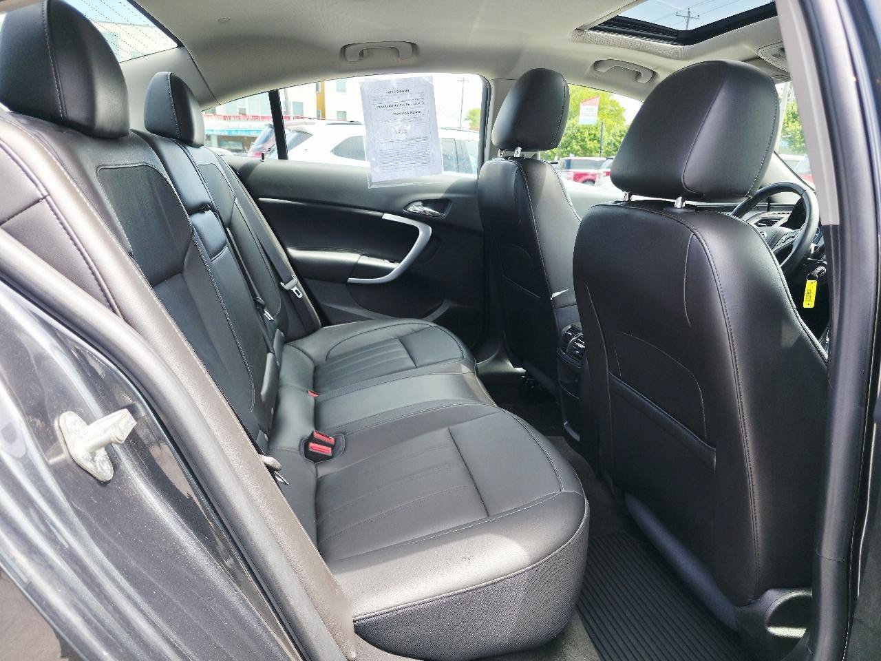 Used 2017 Buick Regal Sport Touring FWD image 18
