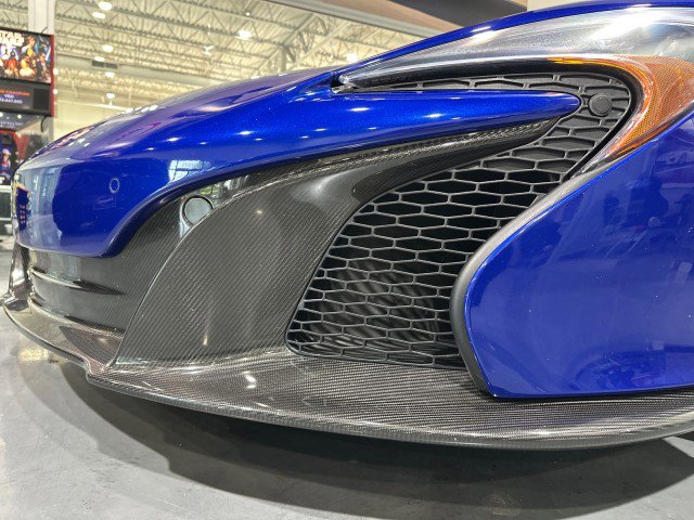 Used 2015 McLaren 650S Spider RWD image 25