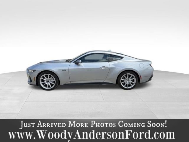 Used 2024 Ford Mustang GT Premium RWD image 3